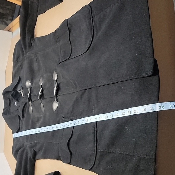 Gap, Size Unknown Black Toggle Closure Coat. Gently Used Condition - Picture 9 of 13